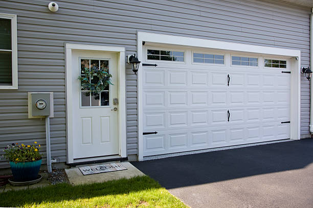 24/7 Emergency Garage Door Panel Replacement experts in Pegram, TN